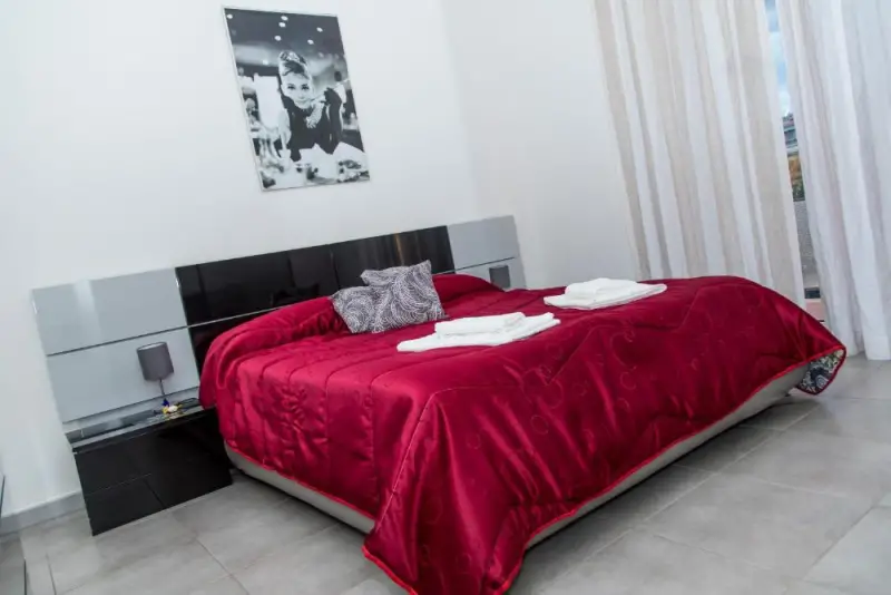 Deluxe Double Room (2 Adults + 1 Child)